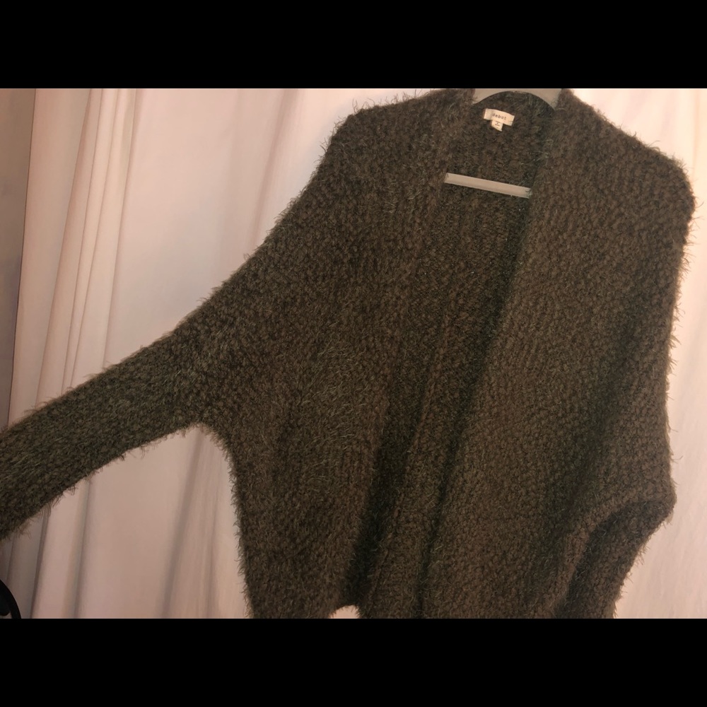 Debut sweater